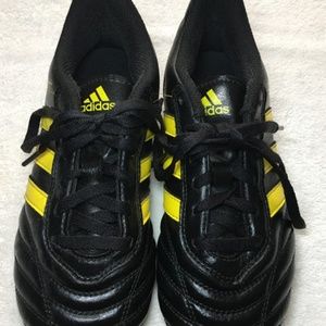 ADIDAS Adi Questra Youth Soccer Cleats size 2.5